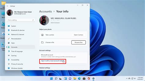 How do I switch between two Microsoft accounts?